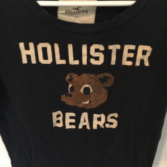 Cute Hollister Tee - Picture 3 of 4
